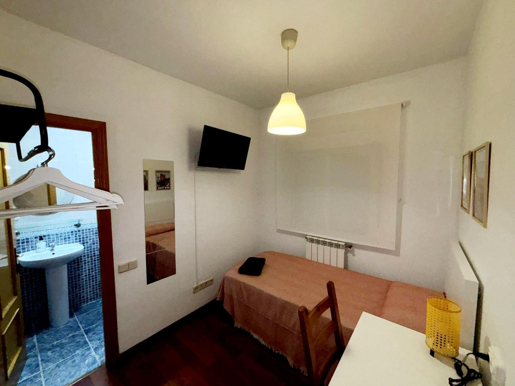 Rooms La Latina, Junto A Plaza Mayor, Madrid
